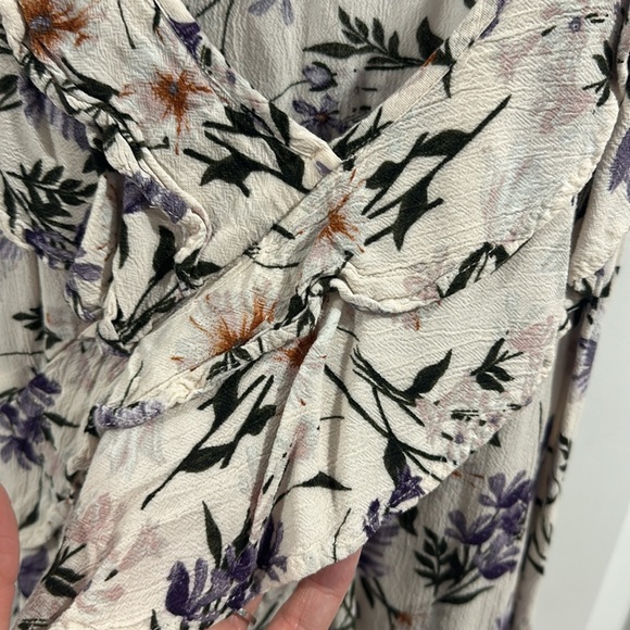 American Eagle Floral Ruffle Strappy Top - Picture 5 of 7